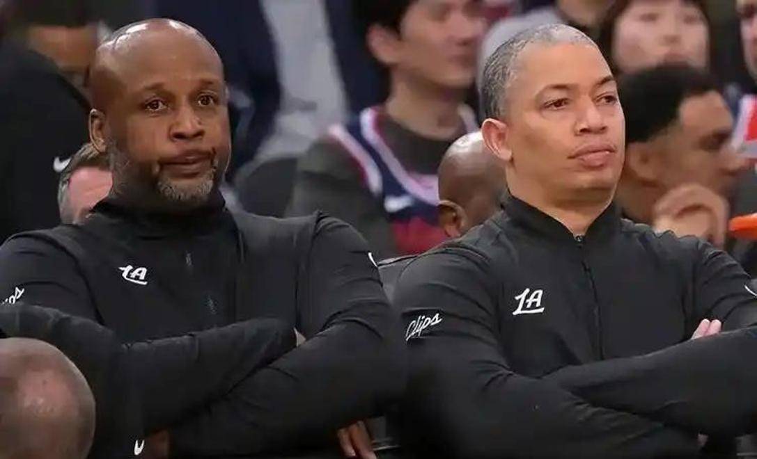 包含今晨纽约尼克斯备战社区盾，战术微调细节曝光，更衣室稳定，赛程密集仍需轮换的词条-亚博彩票