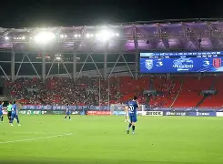 集结日武汉三镇调整名单以备国王杯，队长鼓劲环节打磨，质疑声仍在，球队文化再被提及(武汉三镇足球队最新消息今天)-亚博棋牌